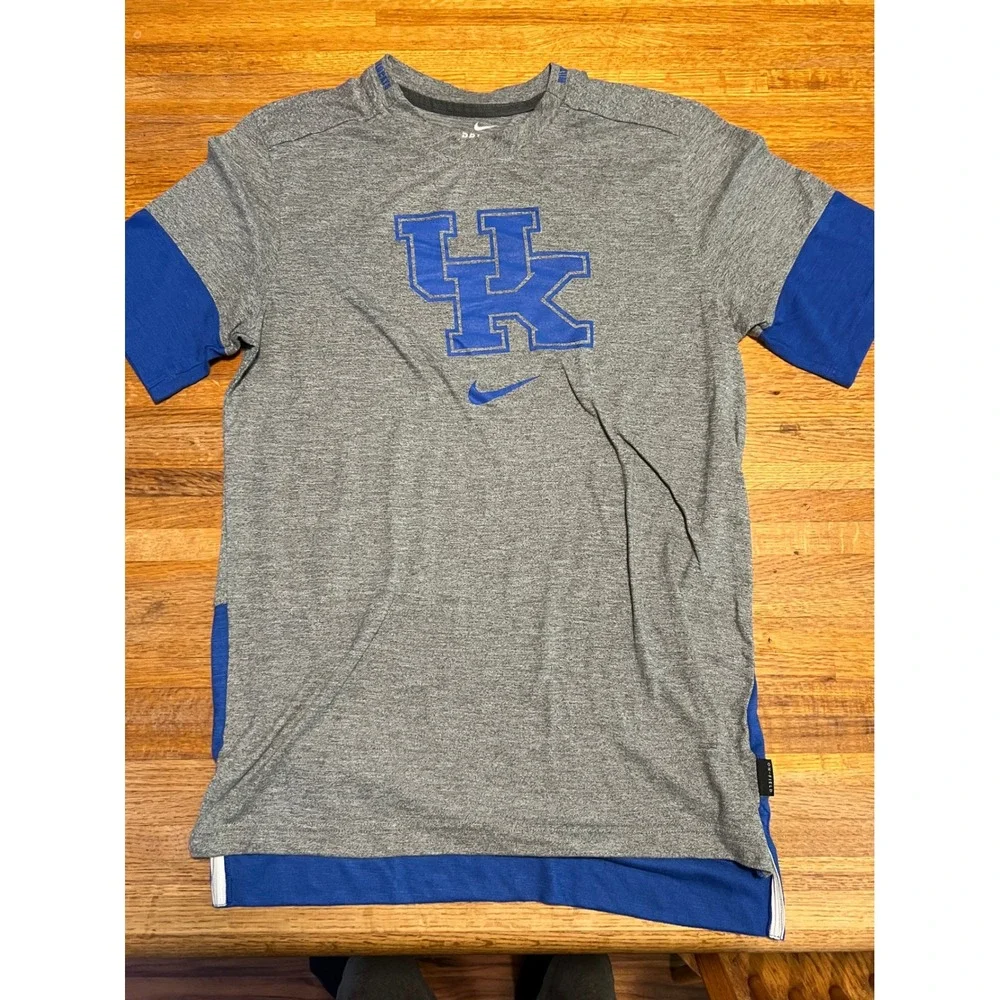Nike Men Medium‎ Gray Blue Dri-FIT UK Kentucky Wildcats Logo Short Sleeve Shirt